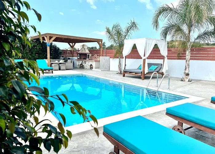Dorieus Villa Lakhania